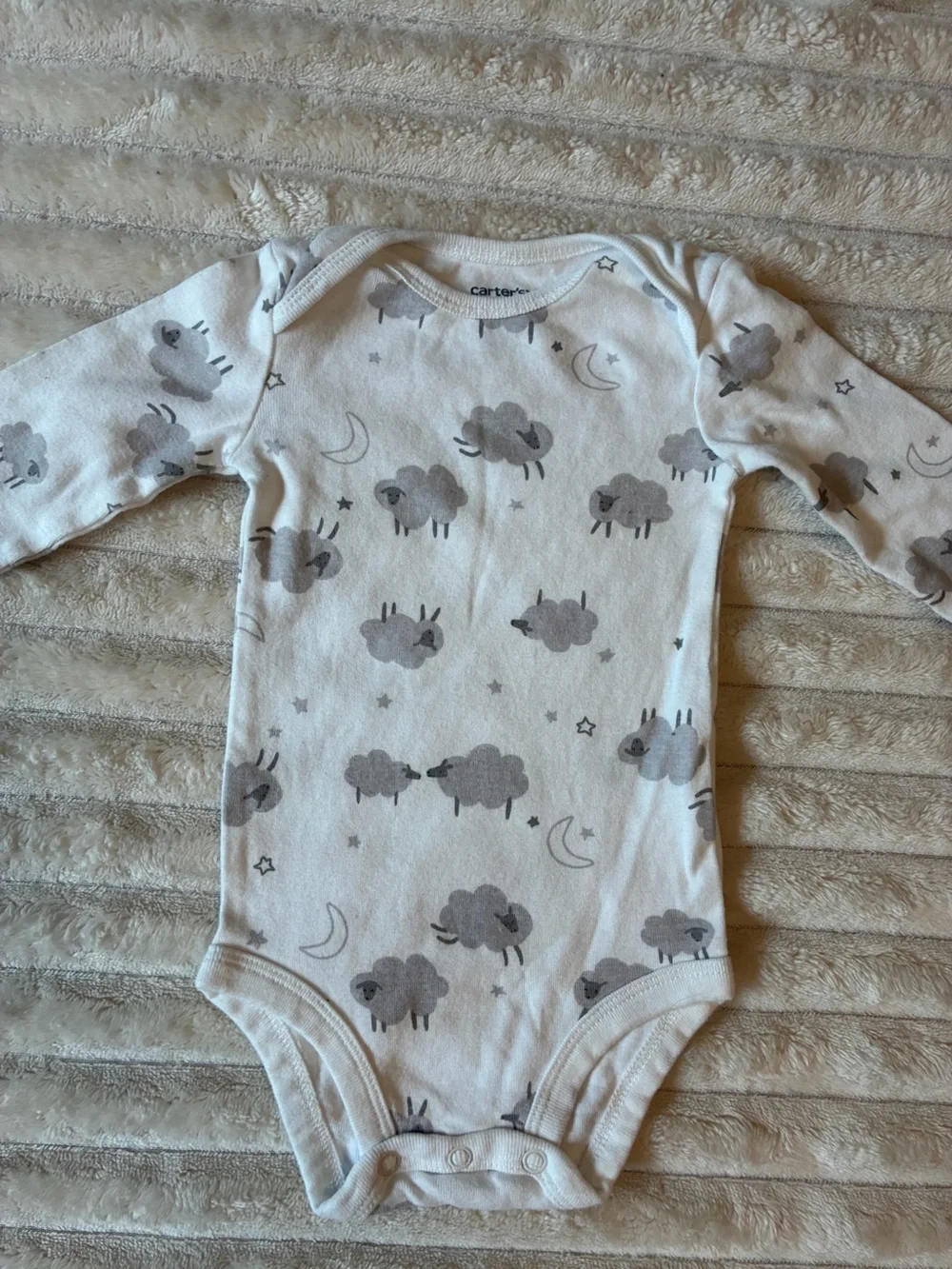Carter’s 6M Long Sleeve Onesie Bundle — Set of 7 🤍